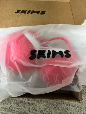 SKIMS T-Shirt Bra 36D